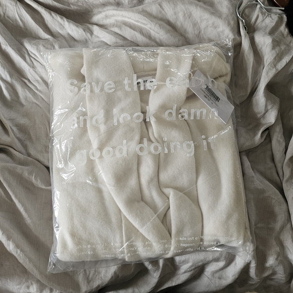 REFORMATION ELEONORA SHAWL COLLARED CARDIGAN IN MEDIUM BNWT ARTIC COLOR - Picture 5 of 6